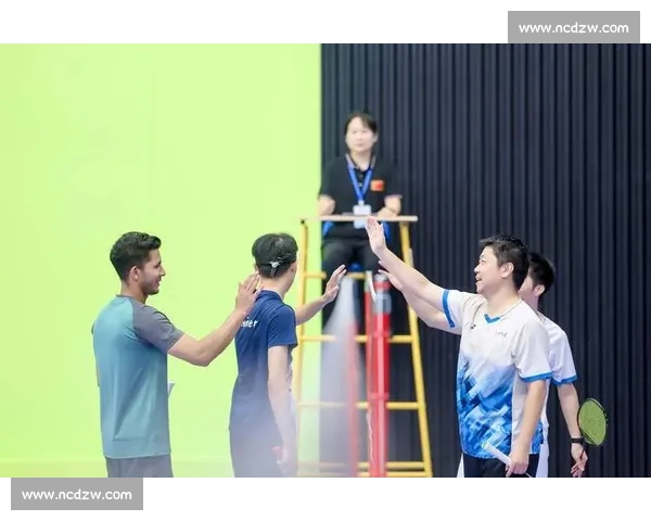 巅峰对决后的温情！羽毛球颁奖典礼，对手也送上祝福！